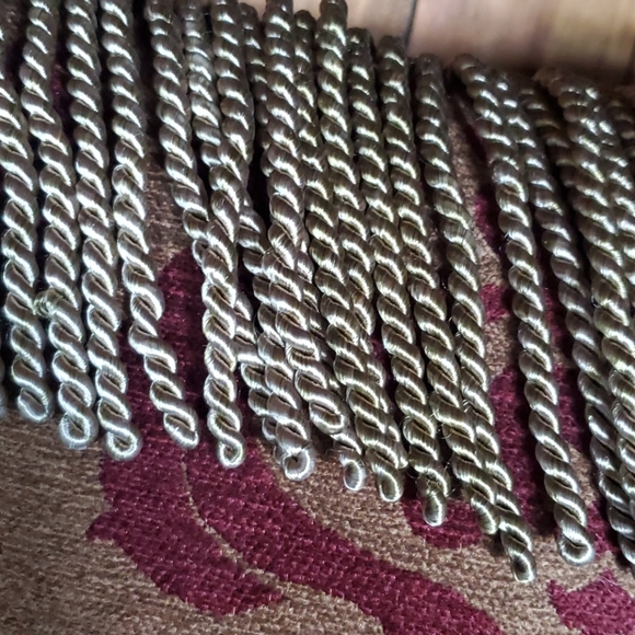 Stunning filigree pillow - Picture 2 of 4